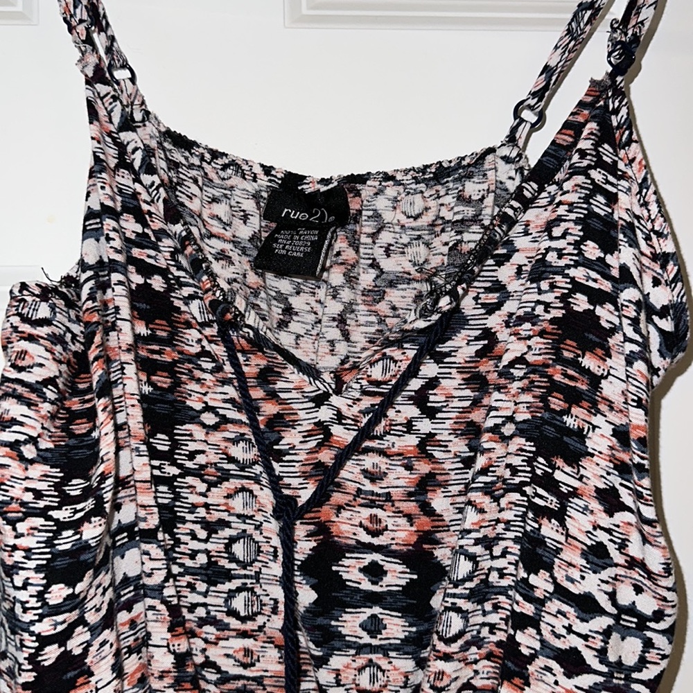 Rue 21 Romper - Picture 3 of 11